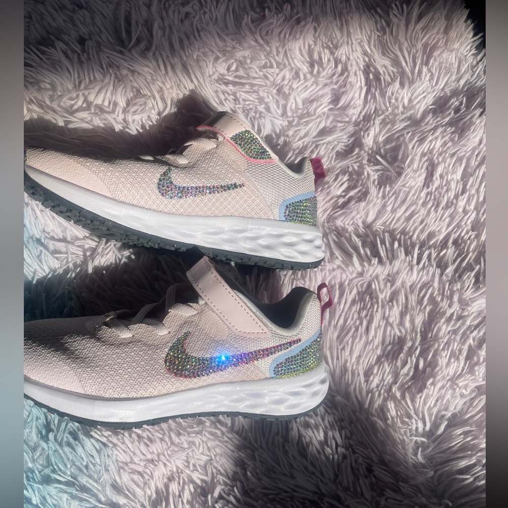 Custom Nikes - Picture 4 of 17